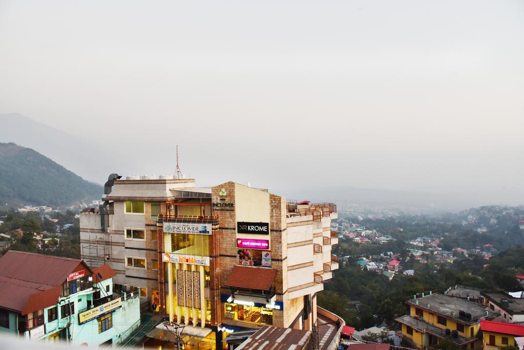 Surbhi Pensión Dharamshala Exterior foto
